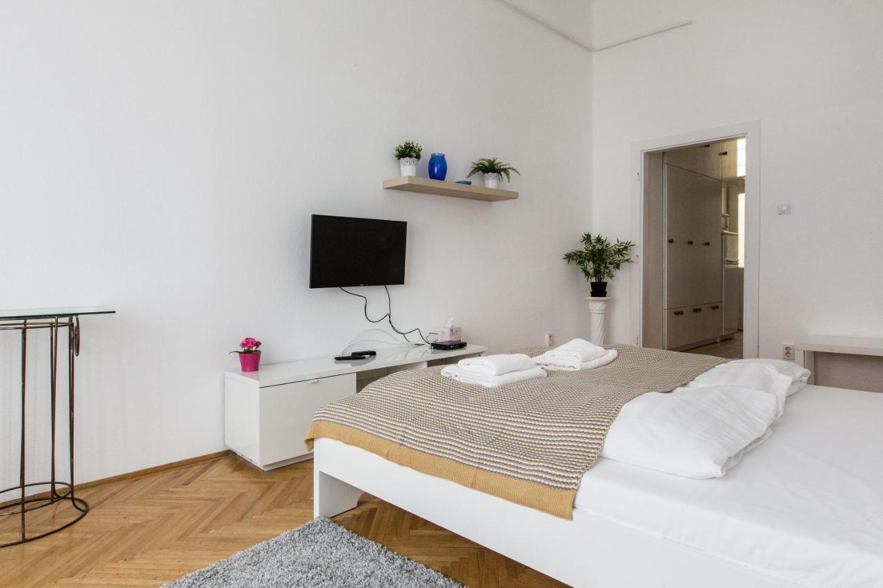 Apartament In The Living